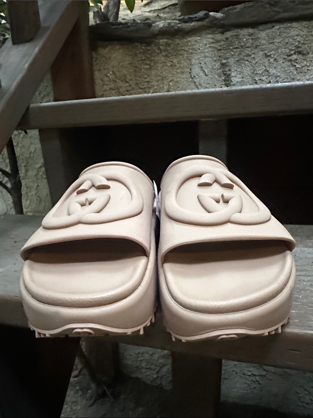 Gucci Unisex Sandals - Picture 3 of 8